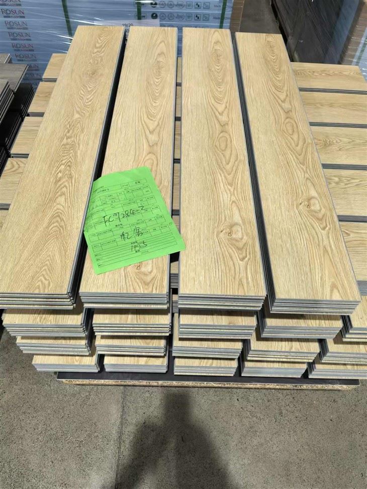 พื้นไวนิลคอมโพสิต